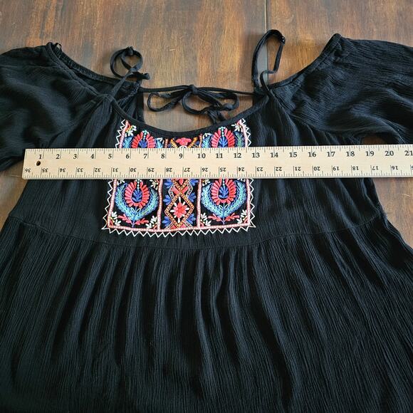 Lily White Embroidered Boho Peplum Top Sz XL Flowy Black Cold Shoulder Tie - Picture 5 of 8